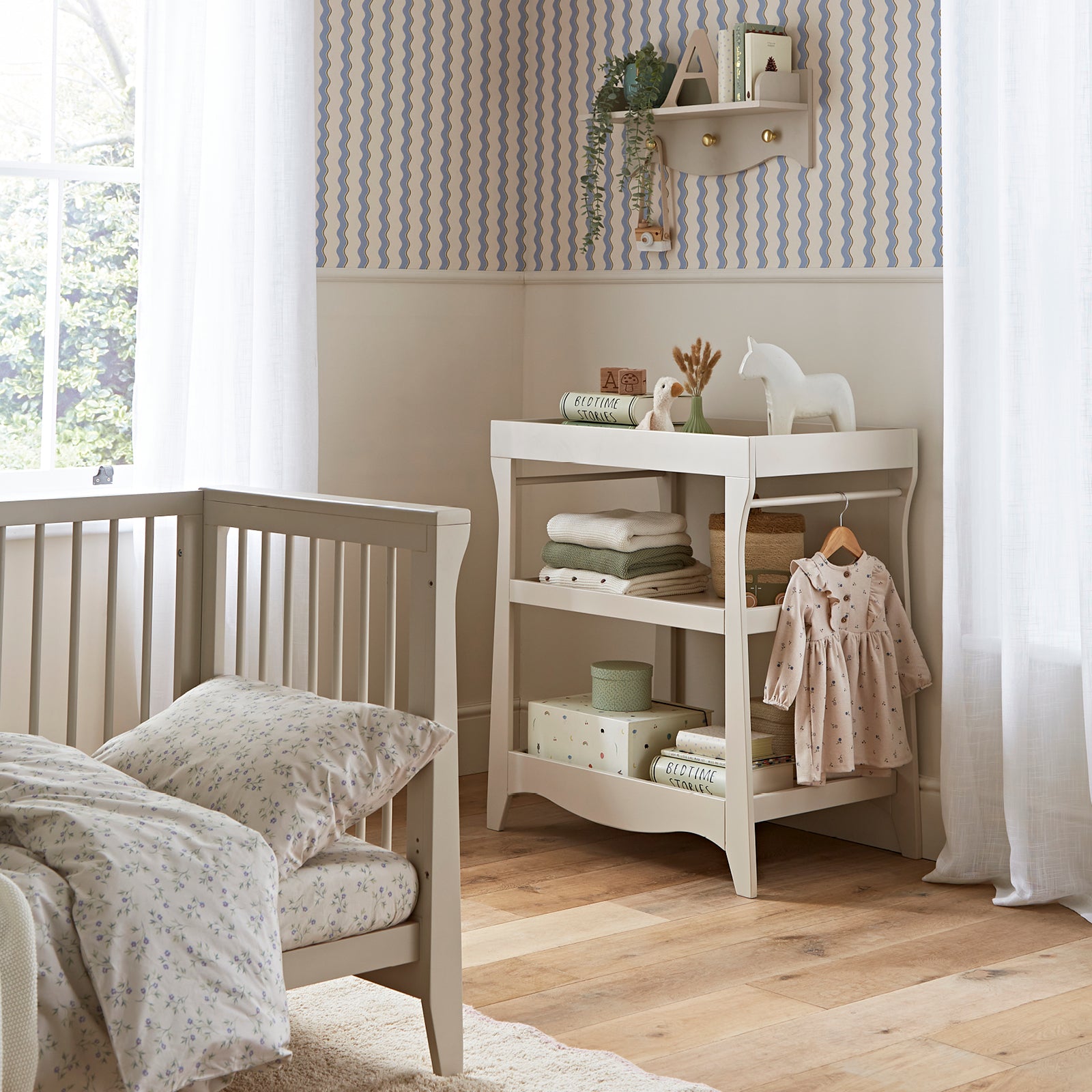 Cuddleco Clara Mini Open Changer- Cashmere