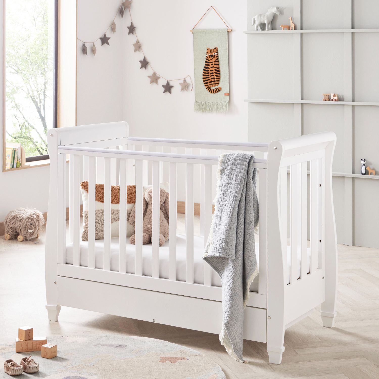 Eva 2 Piece Room Set White