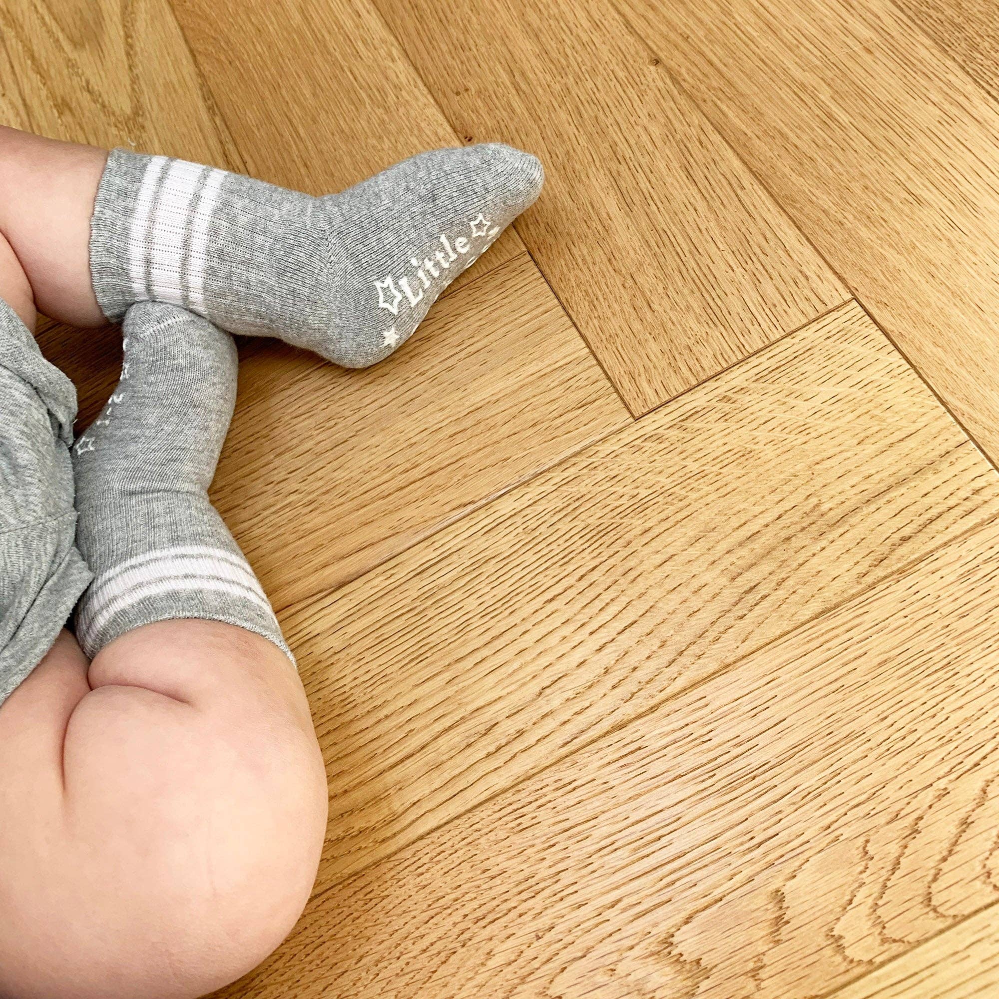 Sporty Non-Slip Stay-on Organic Quarter Crew Socks - Grey Single: 1-2 years