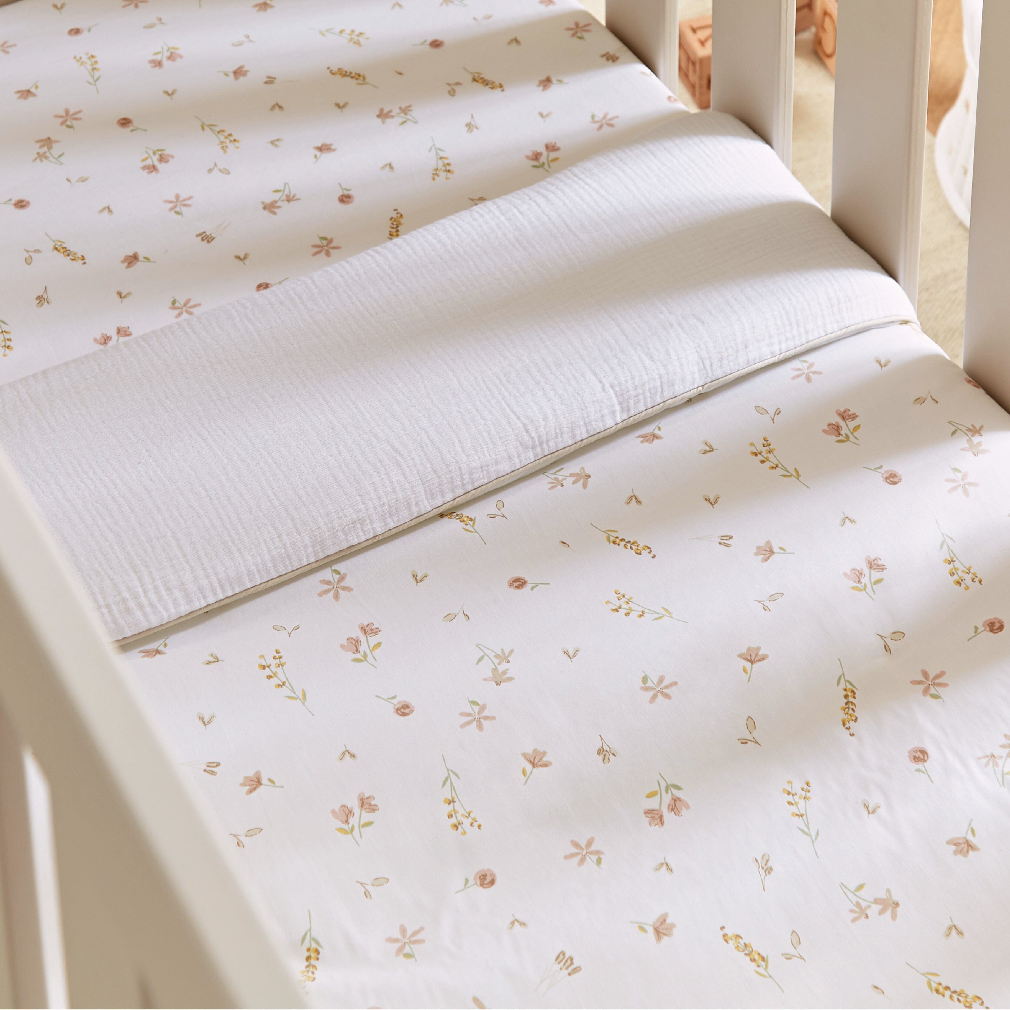 4 Piece Cot Bed Bedding Set - Cashmere Meadow
